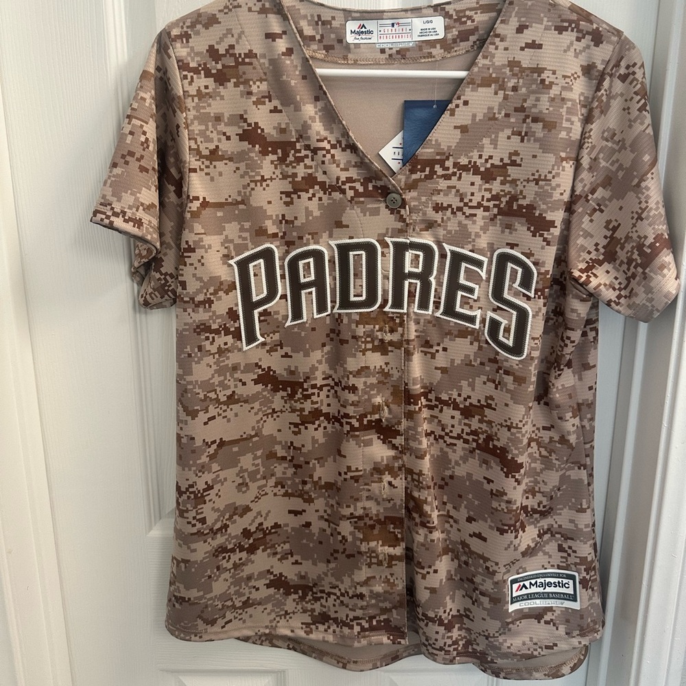 Padres Camo jersey size large NWT
